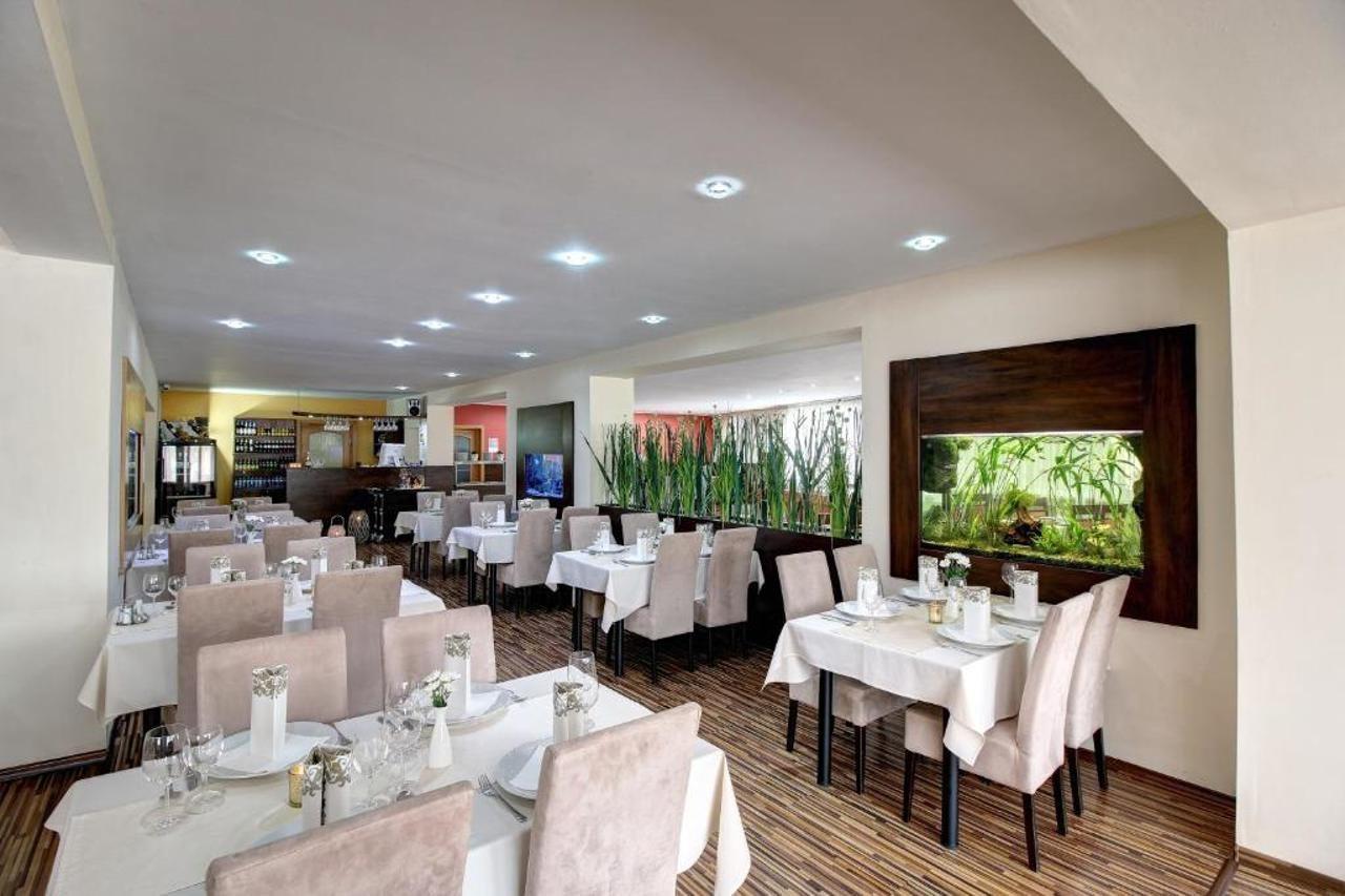 Dixon So Vstupom Do Bazena A Virivky Zdarma - Free Entrance To Pool And Jacuzzi Included Hotel 4*