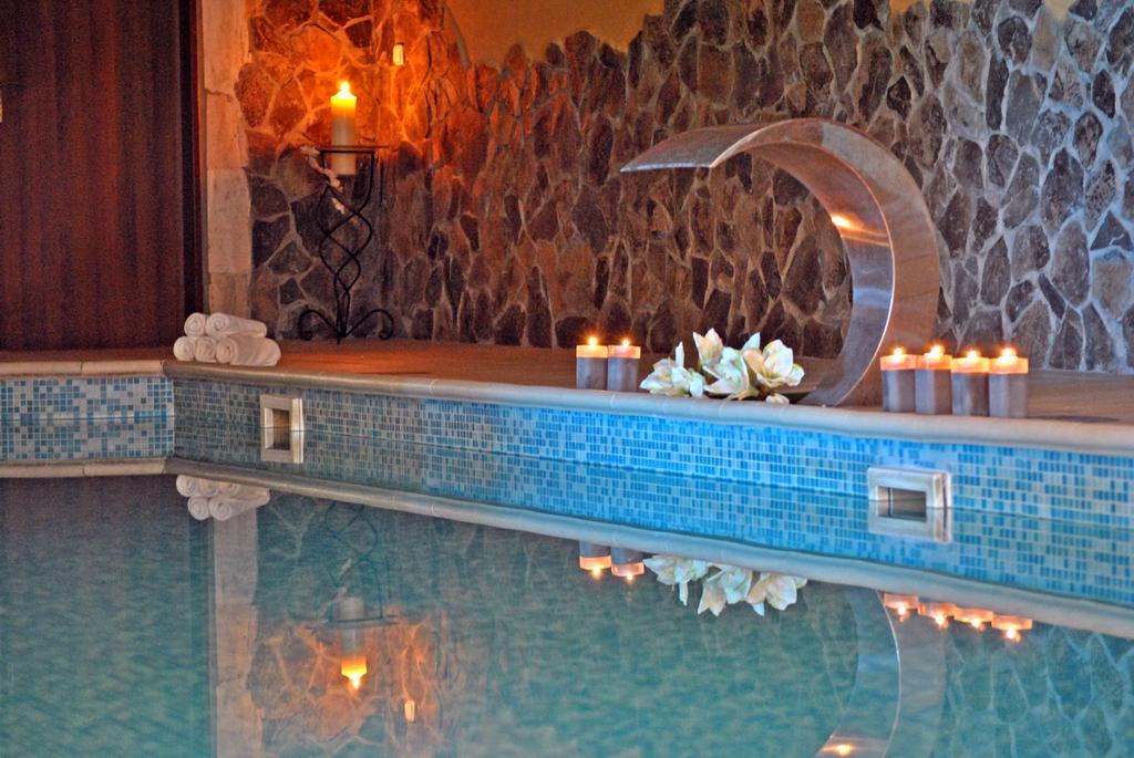 Dixon So Vstupom Do Bazena A Virivky Zdarma - Free Entrance To Pool And Jacuzzi Included Hotel